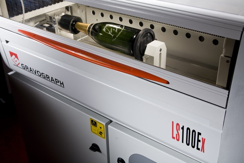 Einführung des LS100 Ex Hochgeschwindigkeits-Lasergraviersystems
